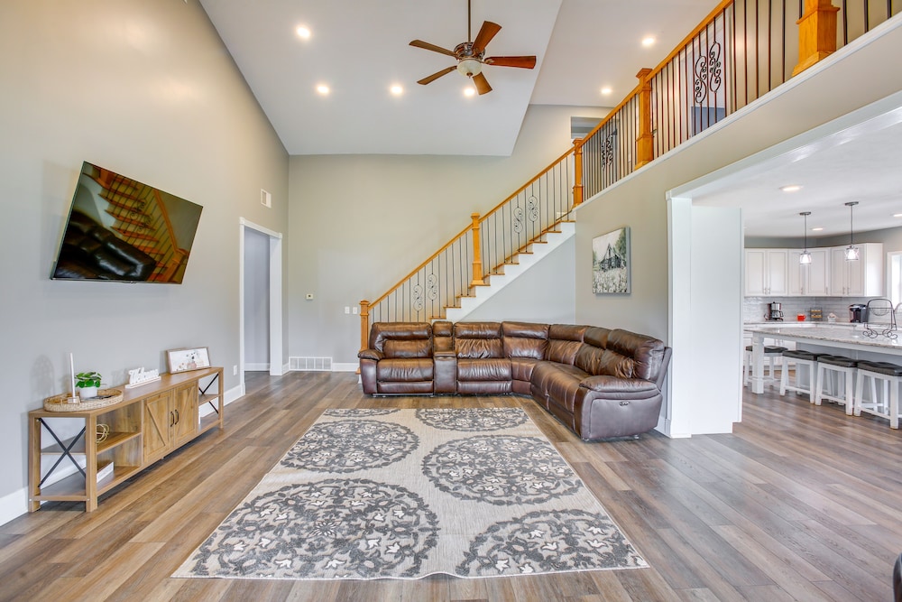 Cadillac Vacations - Charming Cadillac Retreat w/ Private Hot Tub! - Property Image 1
