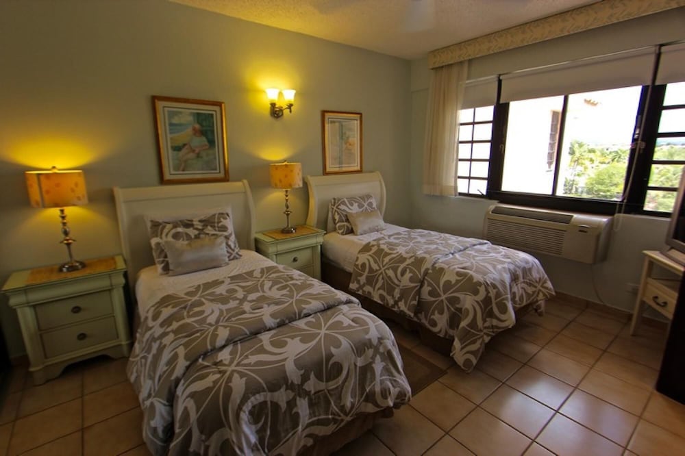 Sea Haven Serenity Villa in Crescent Beach Cb219 view 3