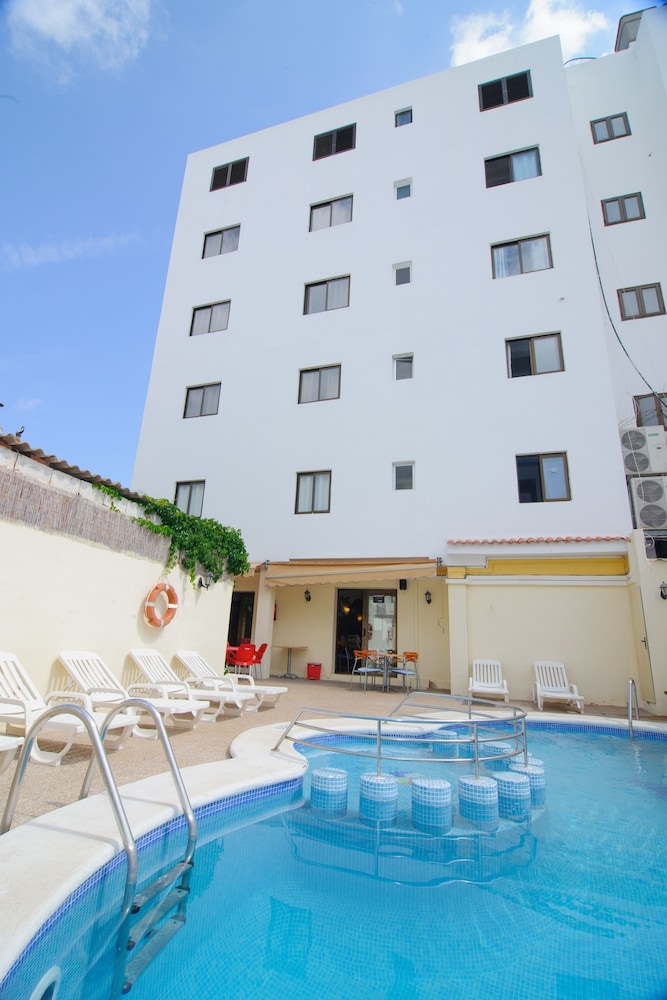 Hotel Hostal Rosalia - Image 1