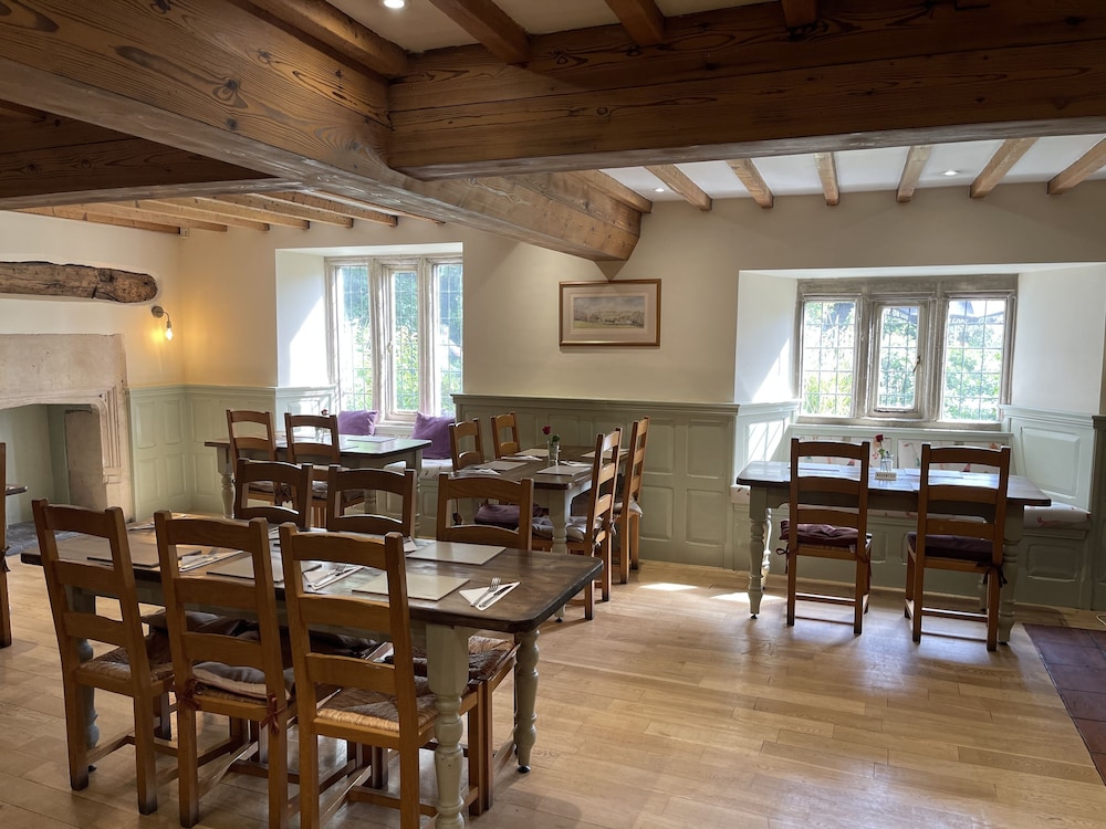 Shepton Mallet Vacations - The Thatched Cottage Inn - Property Image 1