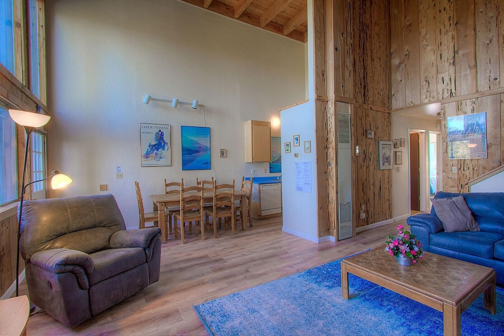 Lake Tahoe Vacations - Life's Better The Milky Way 4 Bedroom Condo by RedAwning - Property Image 13