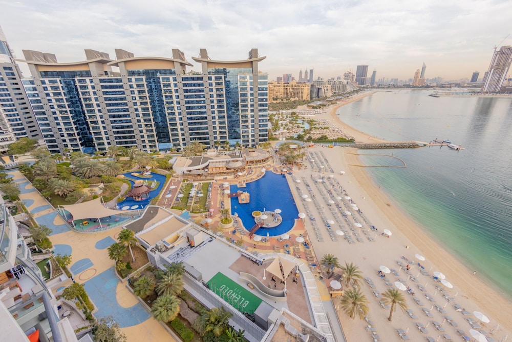 Sophisticated 1BR Palm Apt w Beach Access