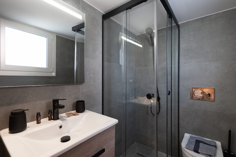LIV - Seaside Getaway in Glyfada