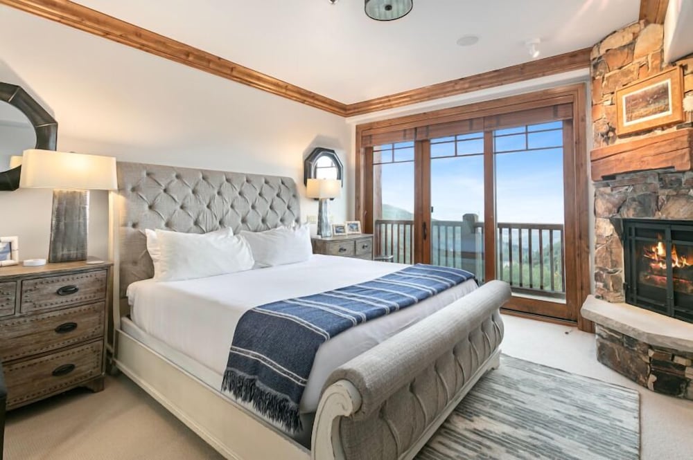 Grand Lodge - 3 Bedroom Deluxe #407 - Ski-in/out 3 Condo