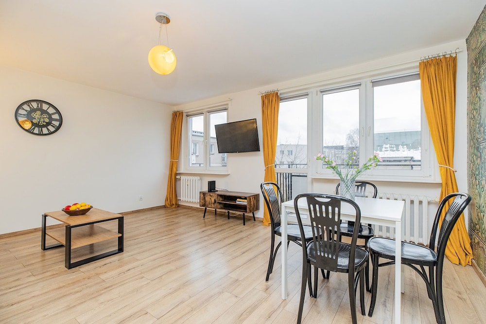 ShortStayPoland Bonifraterska B149 view 2