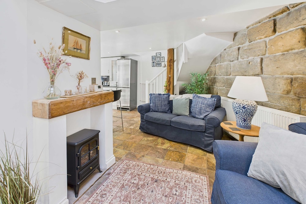 Host Stay Luna Cottage