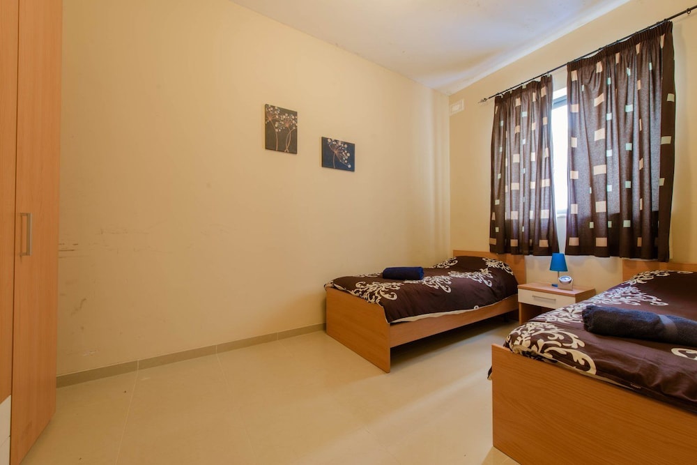 Luxury Holiday Apartment IN Qawra photo 5