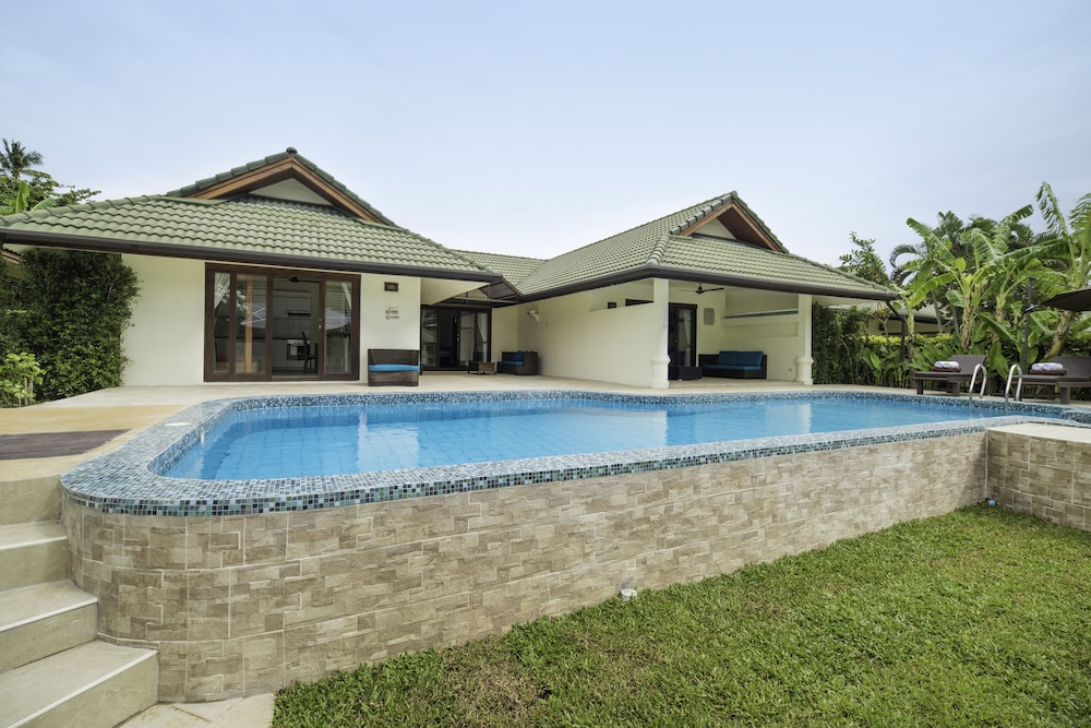 Idyllic Samui Beach Villa Resort