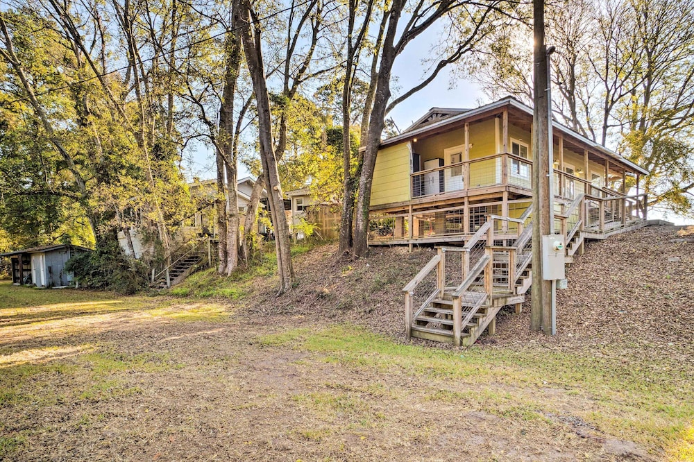 Lovely Toledo Bend Studio w/ Scenic Views! view 4
