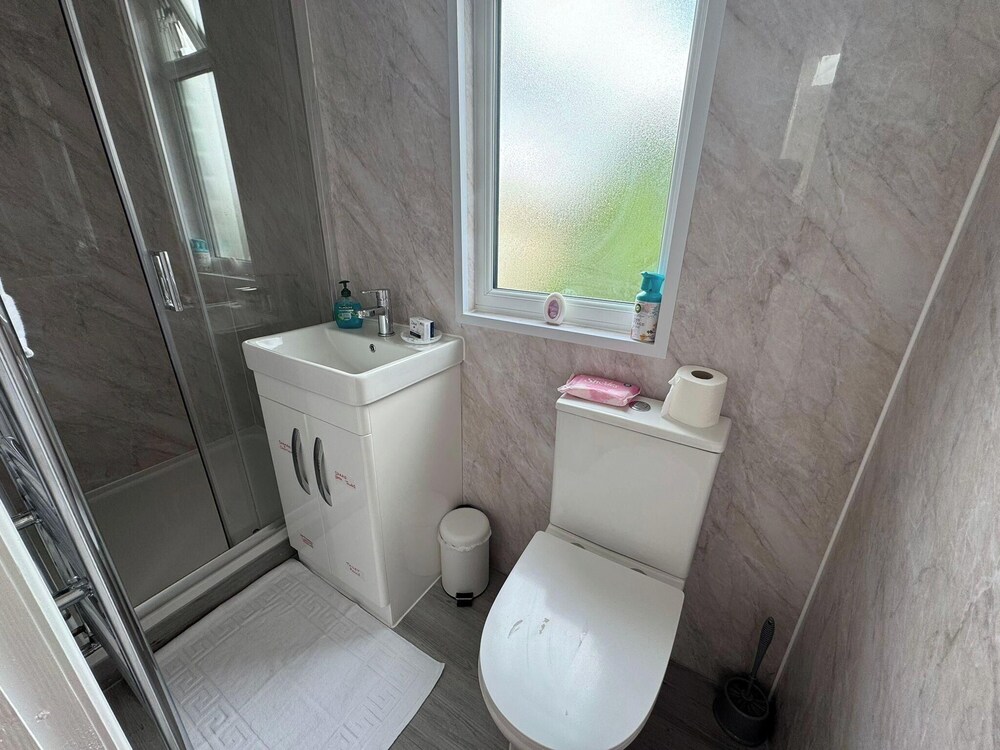 Lancing Road Cozy Apartment in Croydon