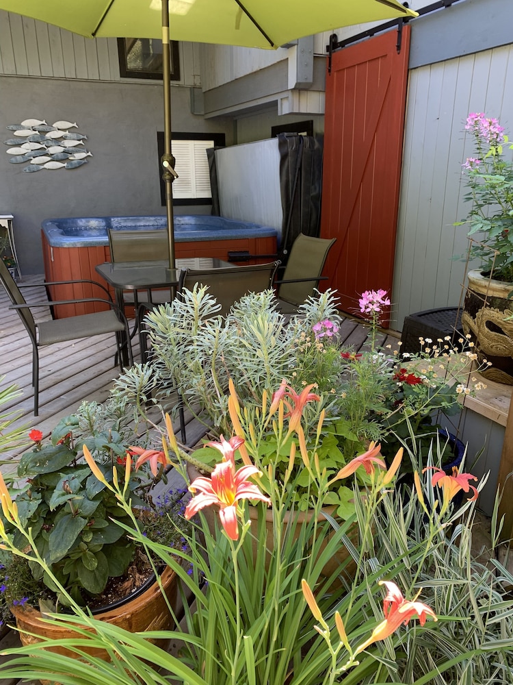 Salt Spring Carriage House B&B