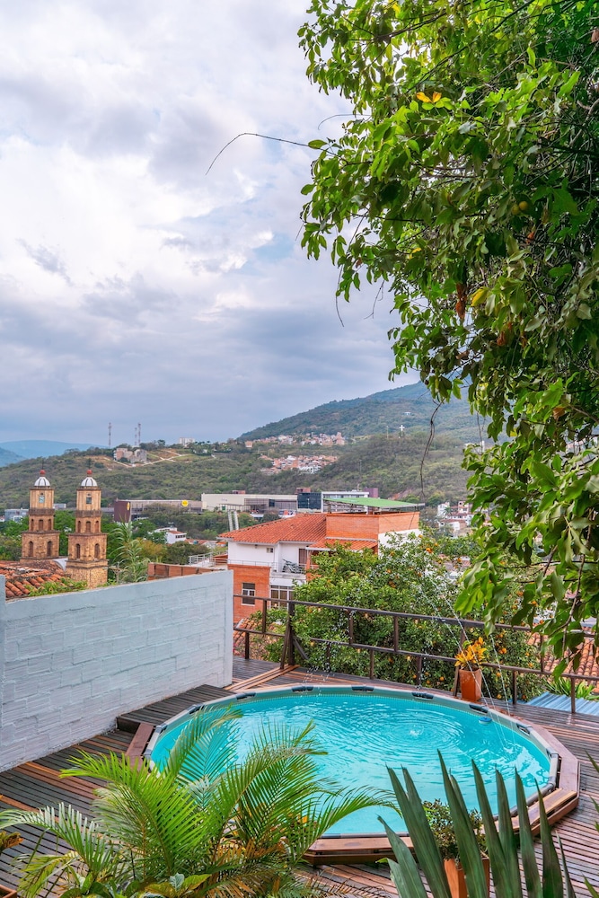 Traveler Hostel
