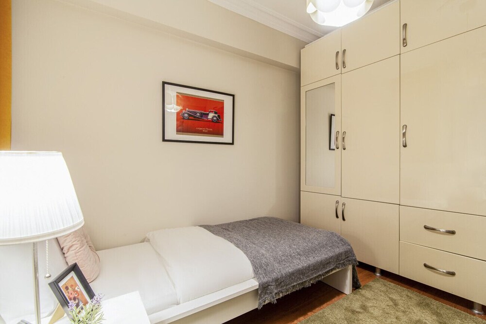 Central and Convenient Flat in Sisli
