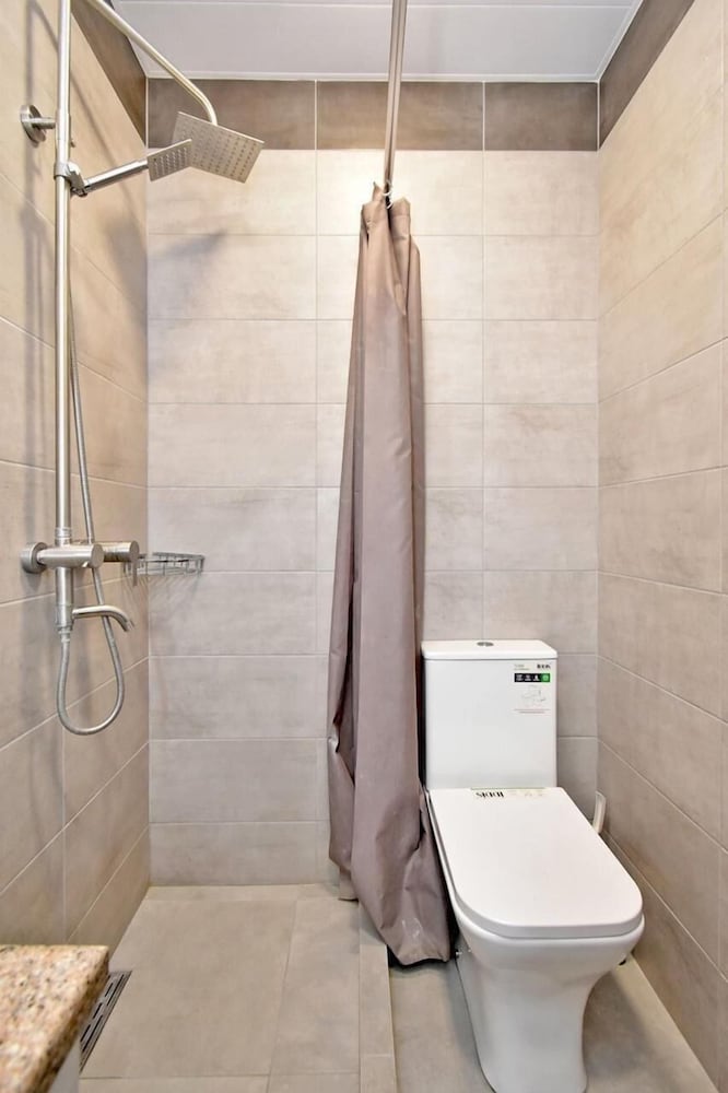 Apartments by Luxe Group AM713