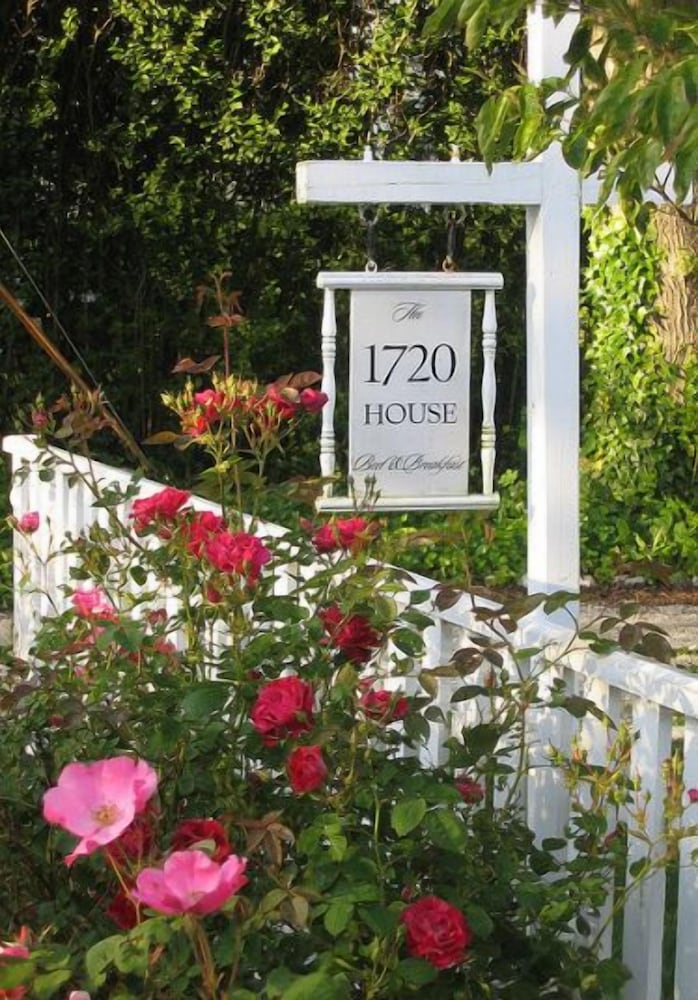The 1720 House