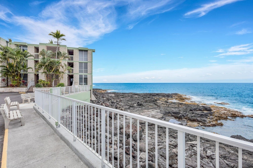 Beautiful Ocean Views - Close to Town - Wifi - Vrkcv