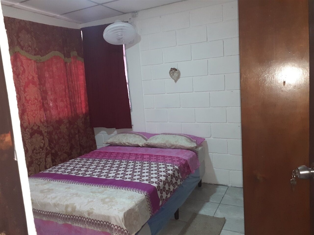 Hostal Claris view 4
