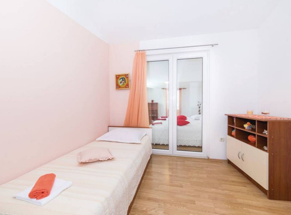 Kastel Luksic Scenic Villa With Pool