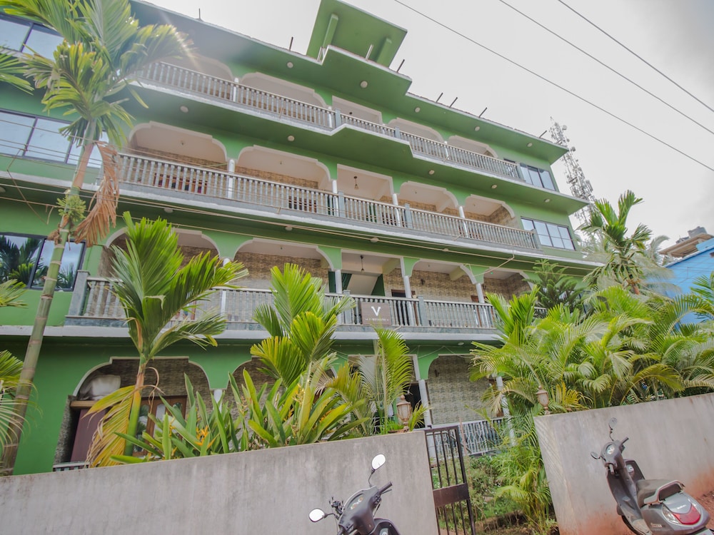 OYO 14181 Home Garden View Studio Morjim Beach