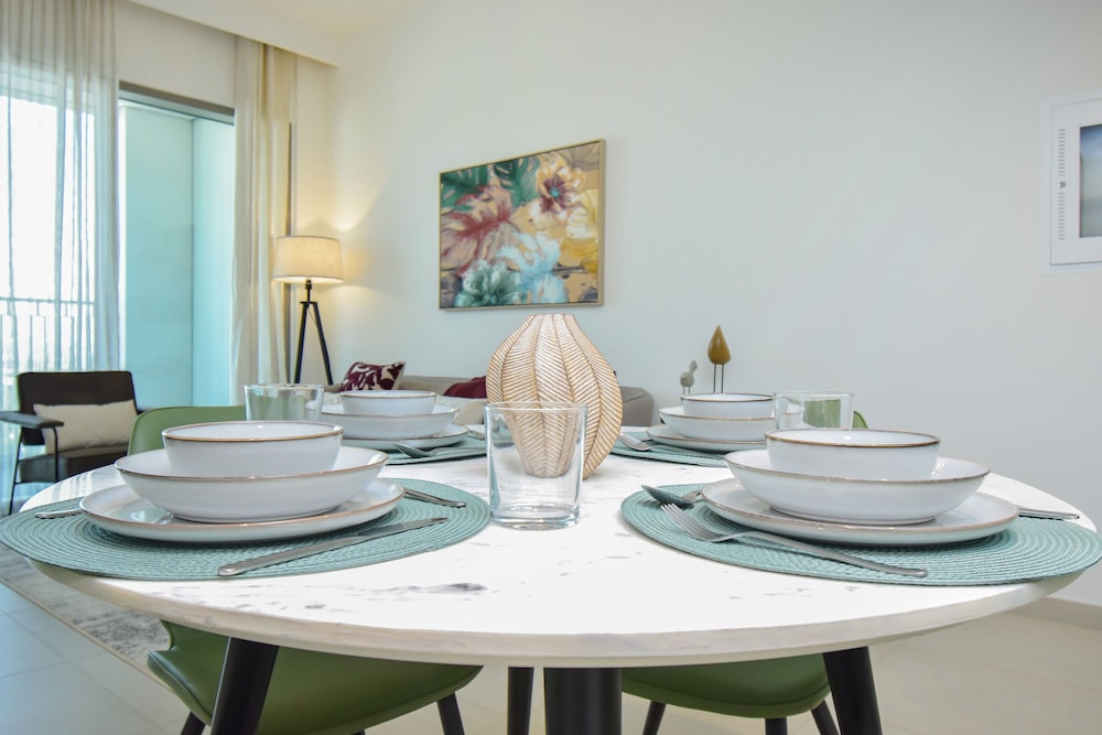 Lavish 2BR in Downtown Views Close to Dubai Mall Burj Khalifa