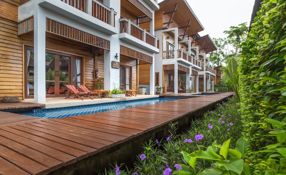 Lanta Miami Resort