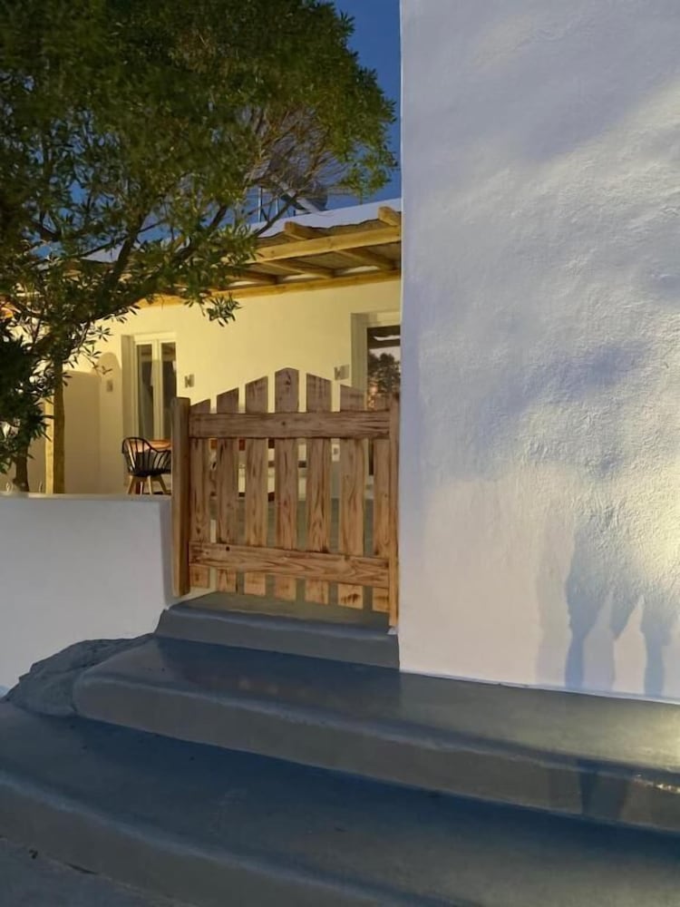 Stone House Agia Anna Naxos