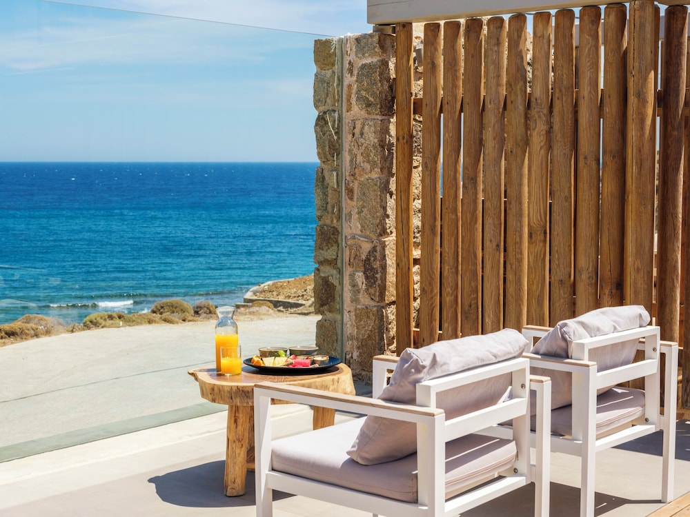 Mykonist Merchia Beach Villas & Suites