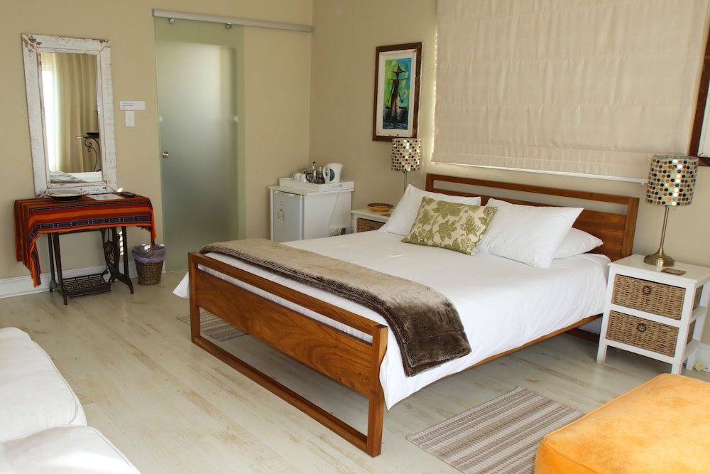 Dolphin Inn Guest House
