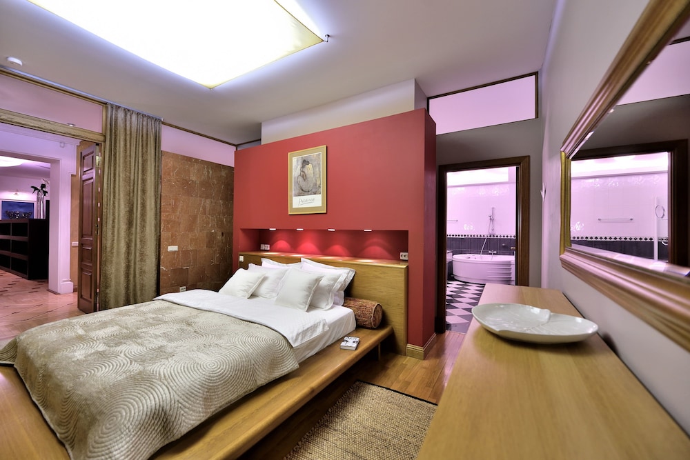 BELLE apartment on Italianskaya