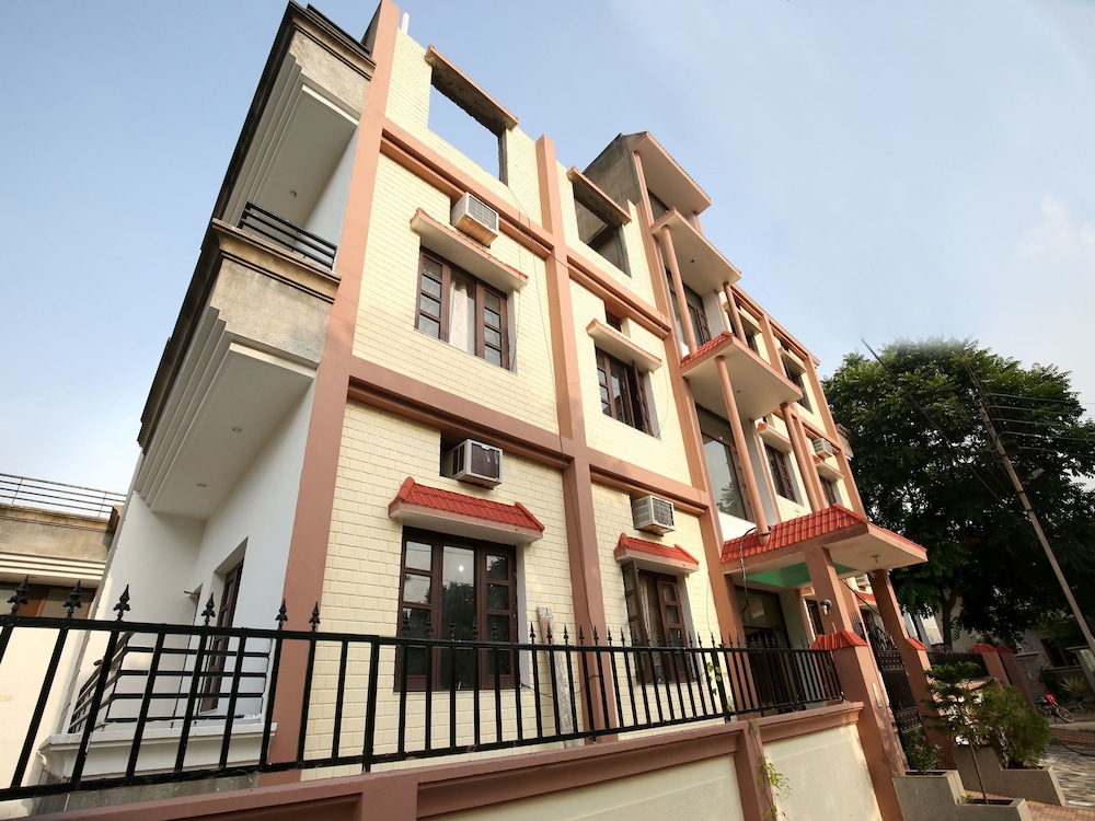 OYO 6933 Satyam Home Stay