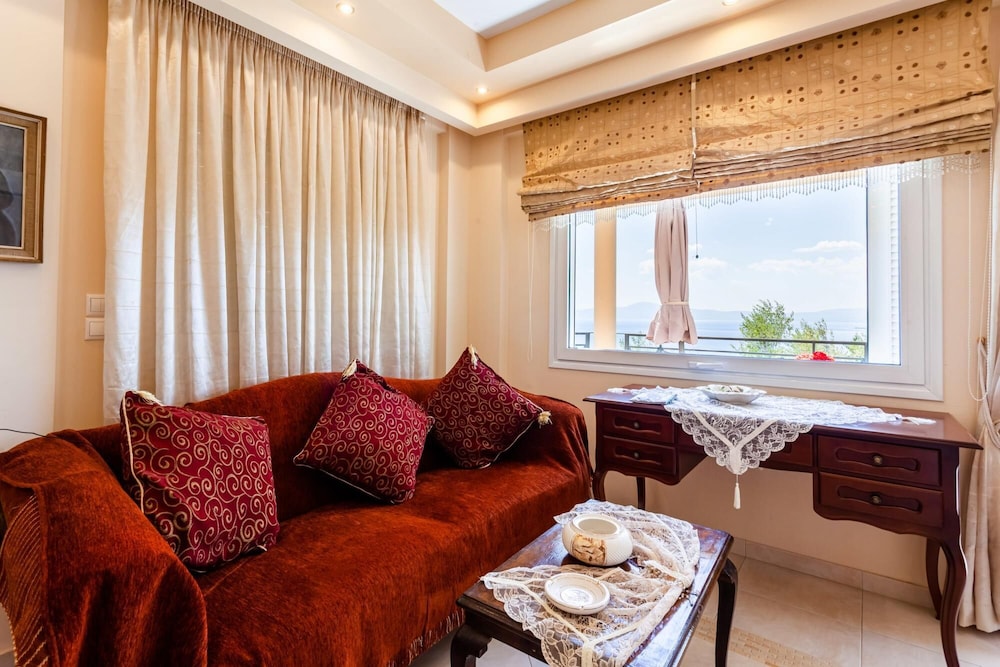 Verga Majestic Sunsets - Villa Close to the Beach photo 5