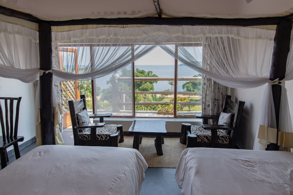 Room-serene Lake View Lodge in Kayove, R