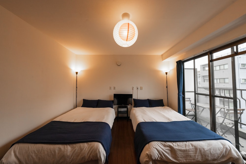 Namba West 5 connecting room