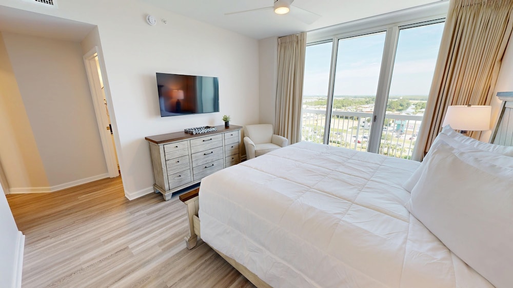 Silver Beach 1104w 3 Bedroom Condo