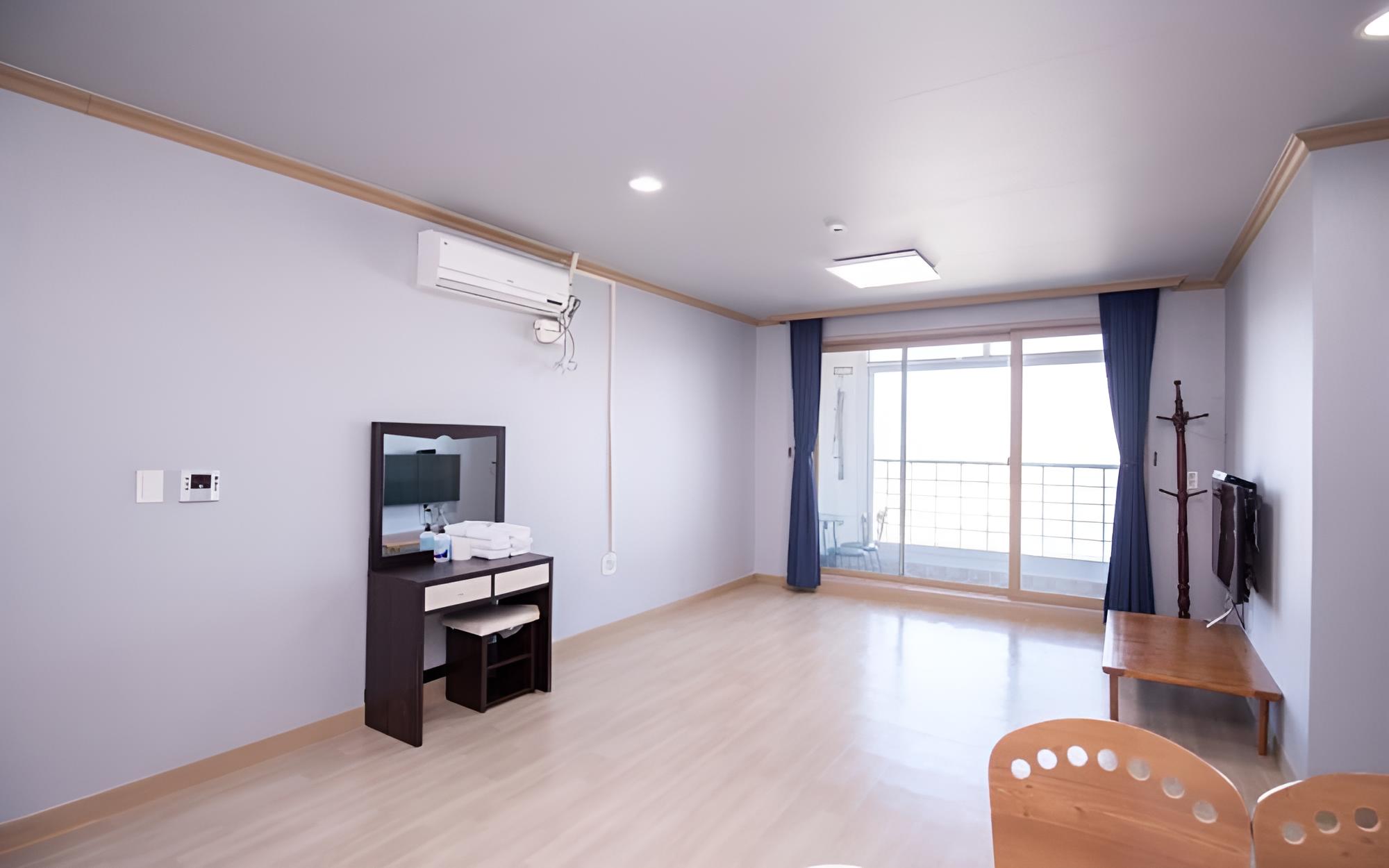 Yangyang Cheheommaeul Pension view 3