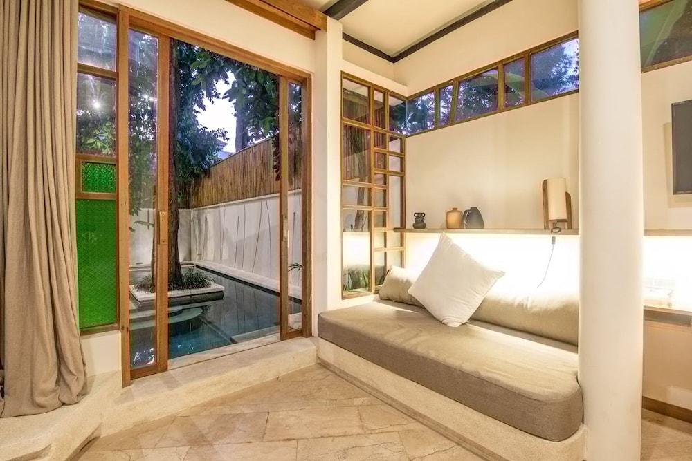 BA Villa 10 2 BR Stylish 2-br Villa With Pool 800m Canggu Beach