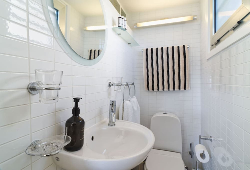 City Seafront Haven - 2 Bed Luxury Apartment