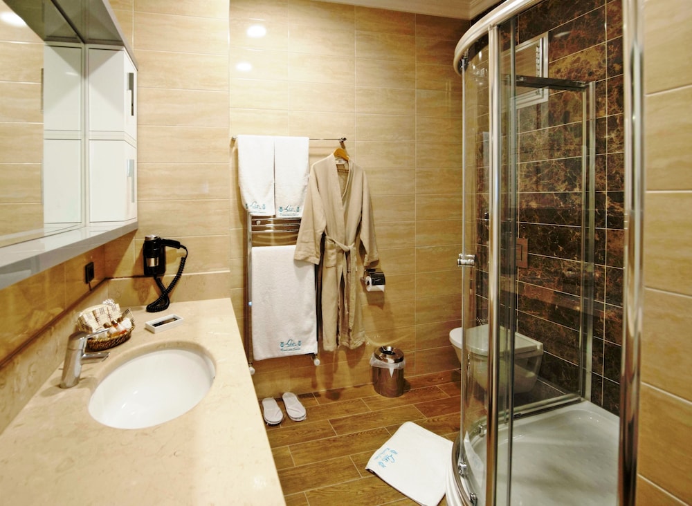 Lir Residence Suites - Image 22