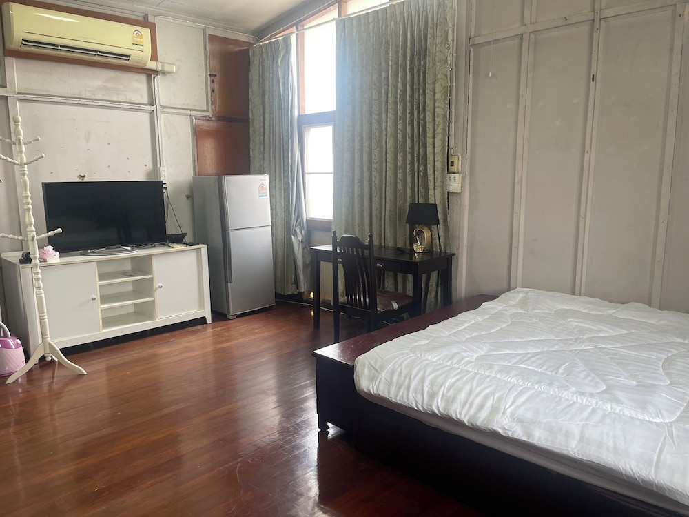 Home rama4 near bts thong lor