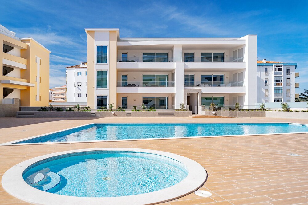 Lagos Marina View 2 With Pool by Homing