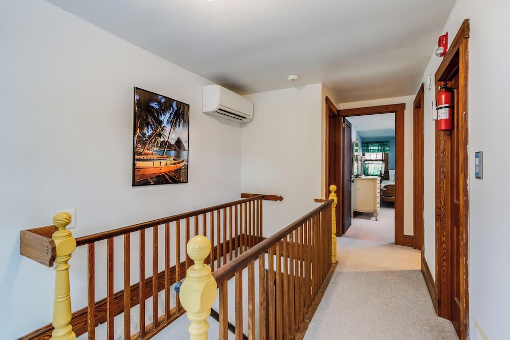 Hickman Street 208a