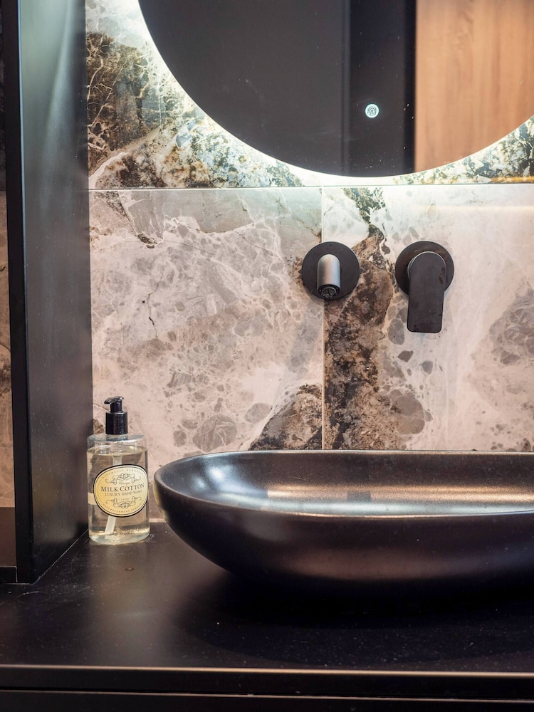 Residence Republic Square- Luxury at Top Location