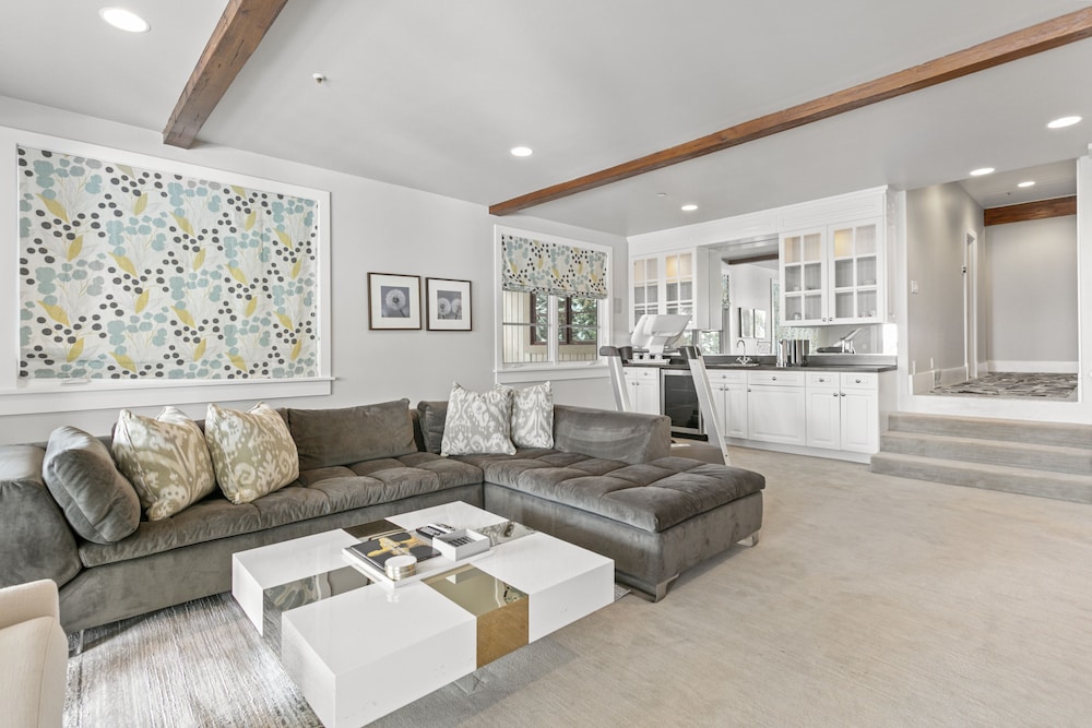 6977 Silver Lake Drive - 5 Bedroom Private Home with Hot Tub 5 Home