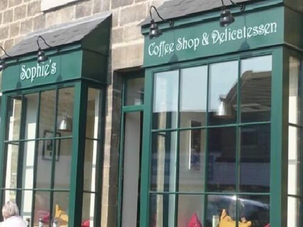 Hotel Sophie's Bed and Breakfast - Image 1