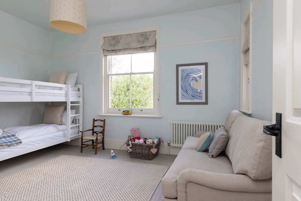 Victorian House Sleeps 14 Pool and Gardens