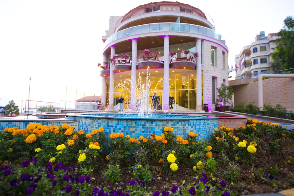 Golden Lili Resort & Spa