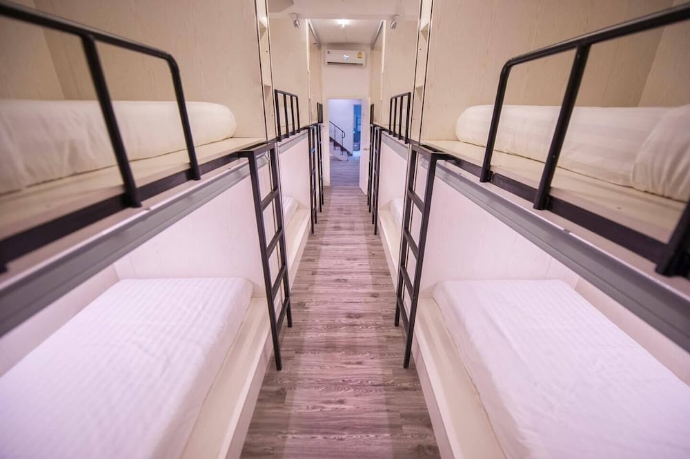 comfy crib hostel