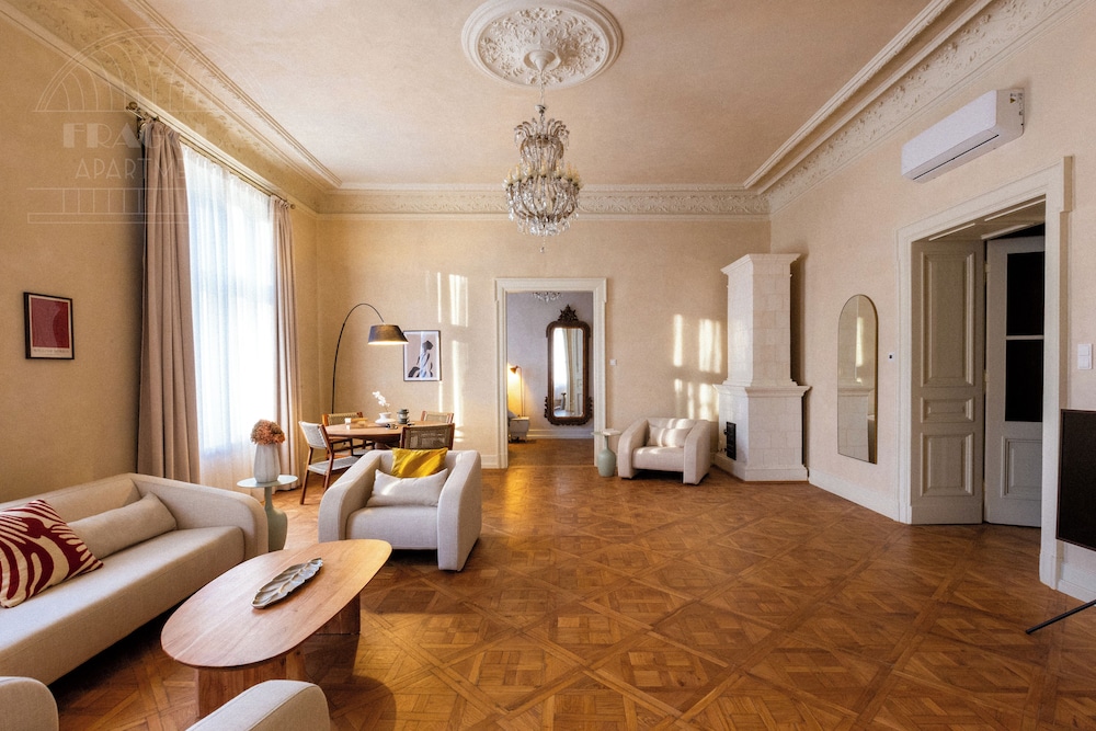 Fragola Apartments Le Jardin