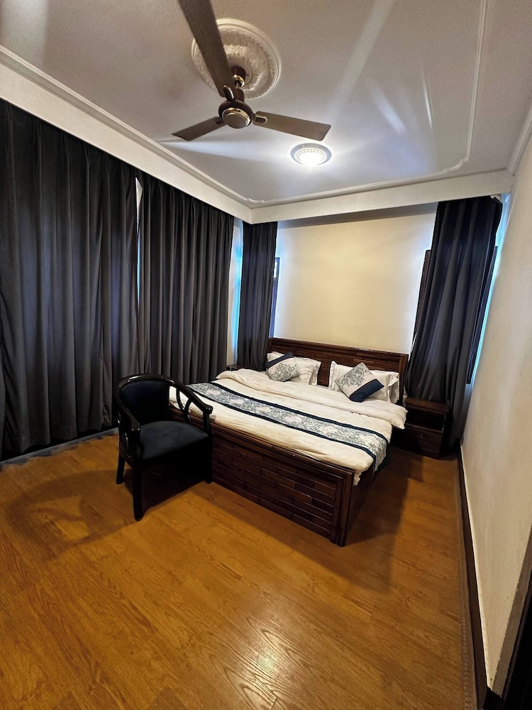 Dilan Residency Villa -5 Bedroom- Centrally Heated