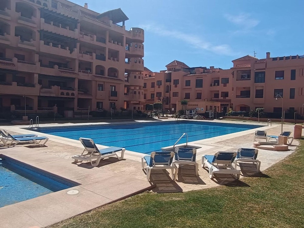 Lovely Apartment in Almeria With Garden